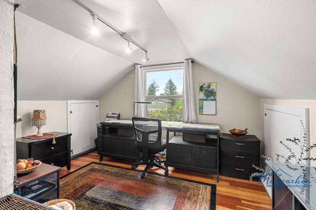 Building Photo - Serene, Artistic Retreat in the Heart of A...