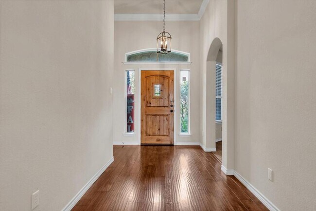 Building Photo - 833 TUSCAN Rd