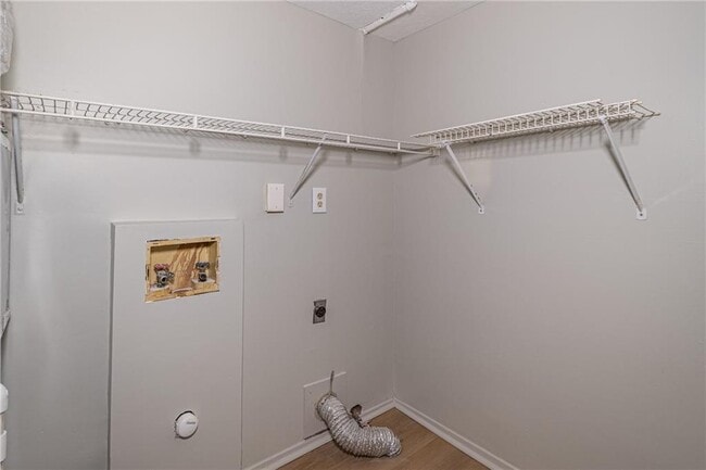 Building Photo - 210 Littlewick Way