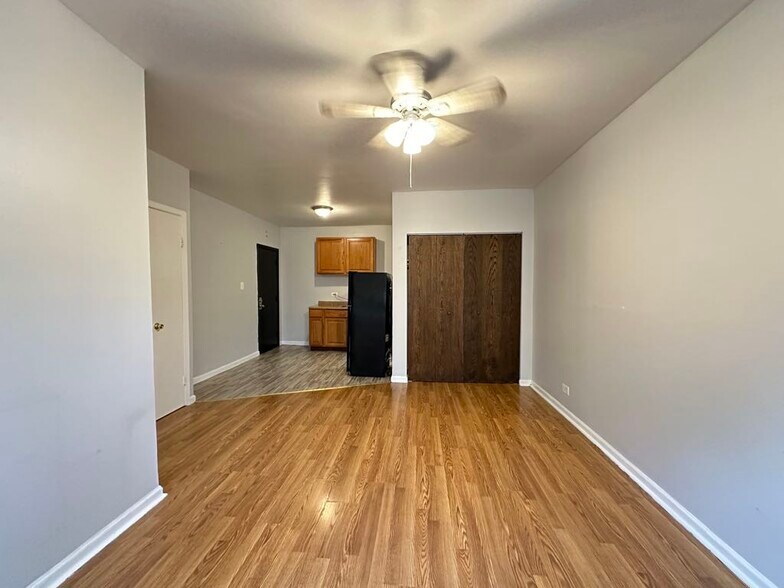 Building Photo - 5710 N Winthrop Ave