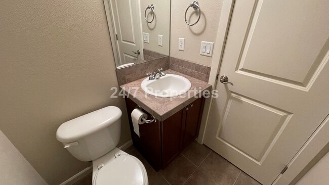 Building Photo - 1/2 off First Months Rent - Beautiful 3 BD...