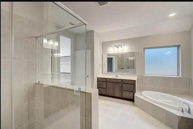 Building Photo - 5831 Turquoise Hl Ln