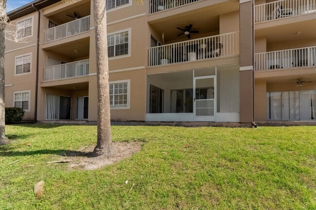 Building Photo - 14036 Fairway Island Dr