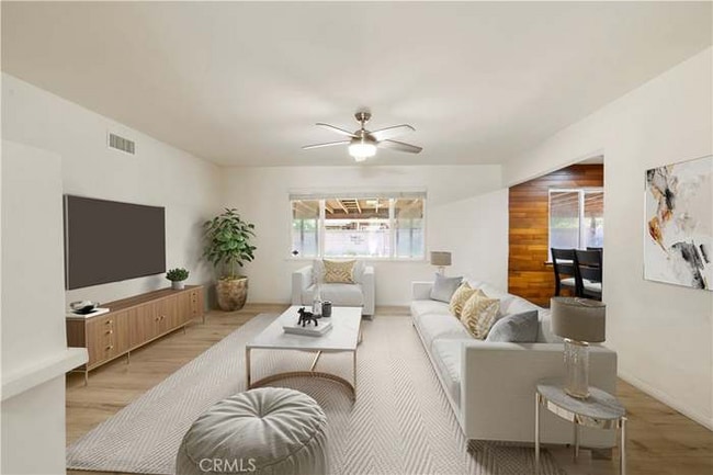 Building Photo - 104 W Bluebell Ave