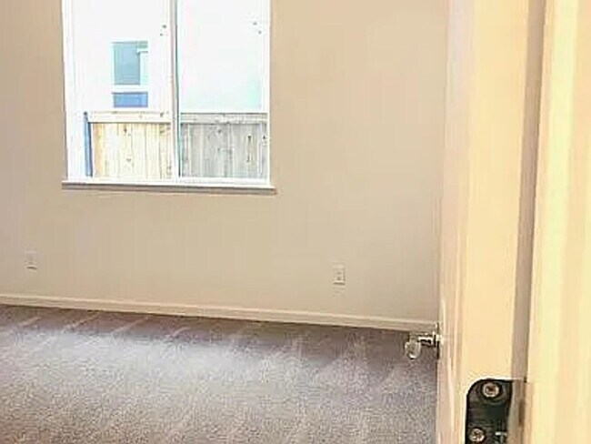 Building Photo - 4439 Flannelbush Dr