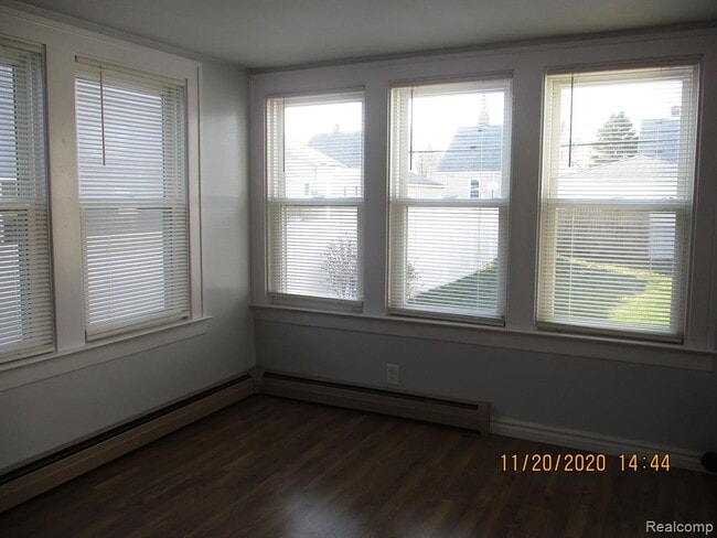 Building Photo - 160 Roehrig St