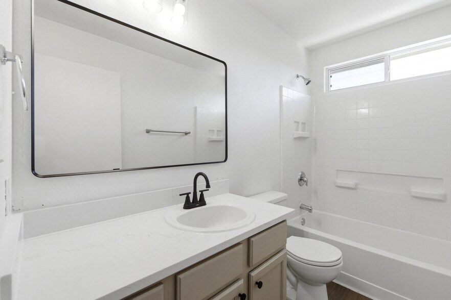 Building Photo - 6611 Walnut Valley Dr
