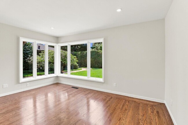 Building Photo - 820 Eucalyptus Ave