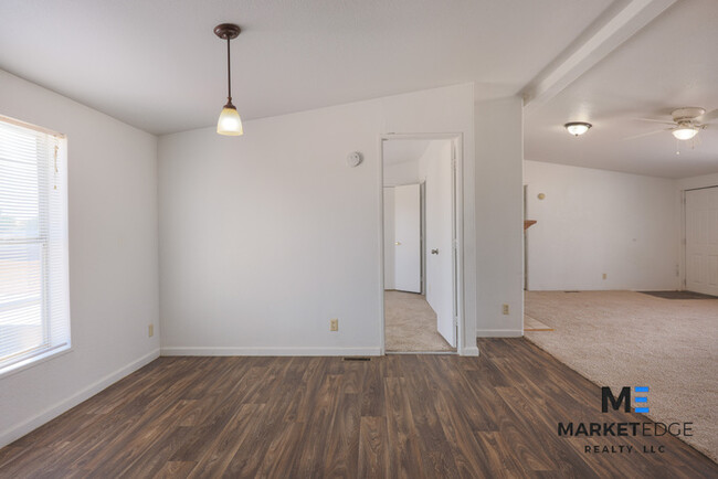 Building Photo - 5Bed/3Bath Home in Buckeye, AZ! Ready for ...