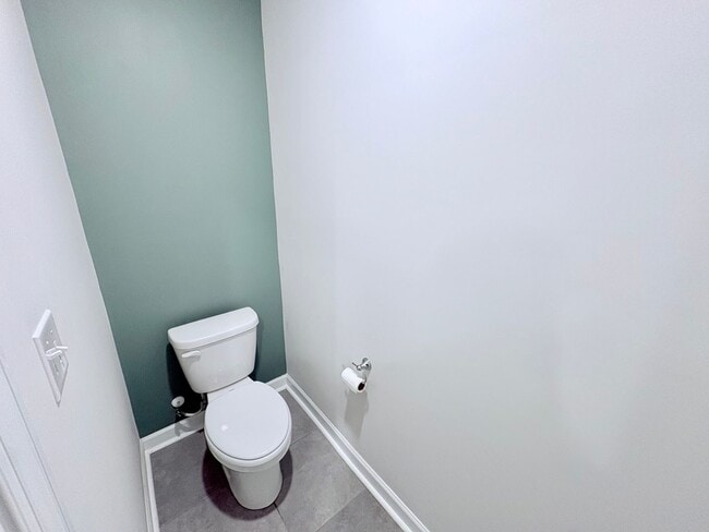 Building Photo - 220 Coulter Ct