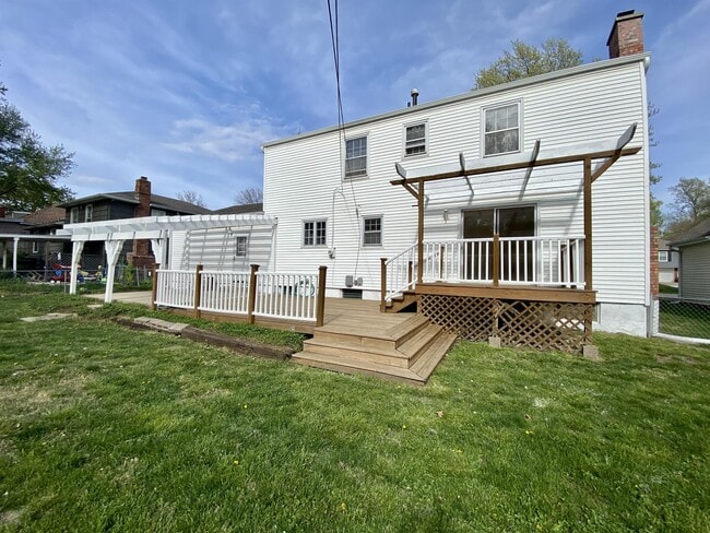 Building Photo - 9136 Switzer St