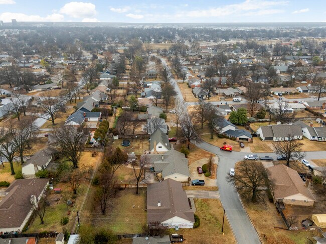 Building Photo - 6010 S 73rd East Ave