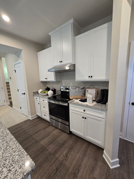 Building Photo - 1900 Enon Sta Dr