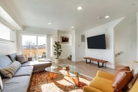 Building Photo - Maven TownHomes