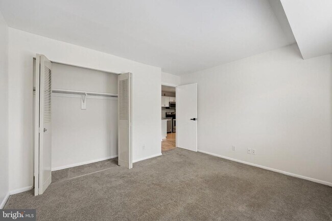 Building Photo - 5340 Holmes Run Pkwy