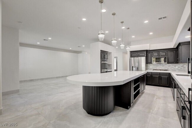 Building Photo - 2132 Lookout Point Cir