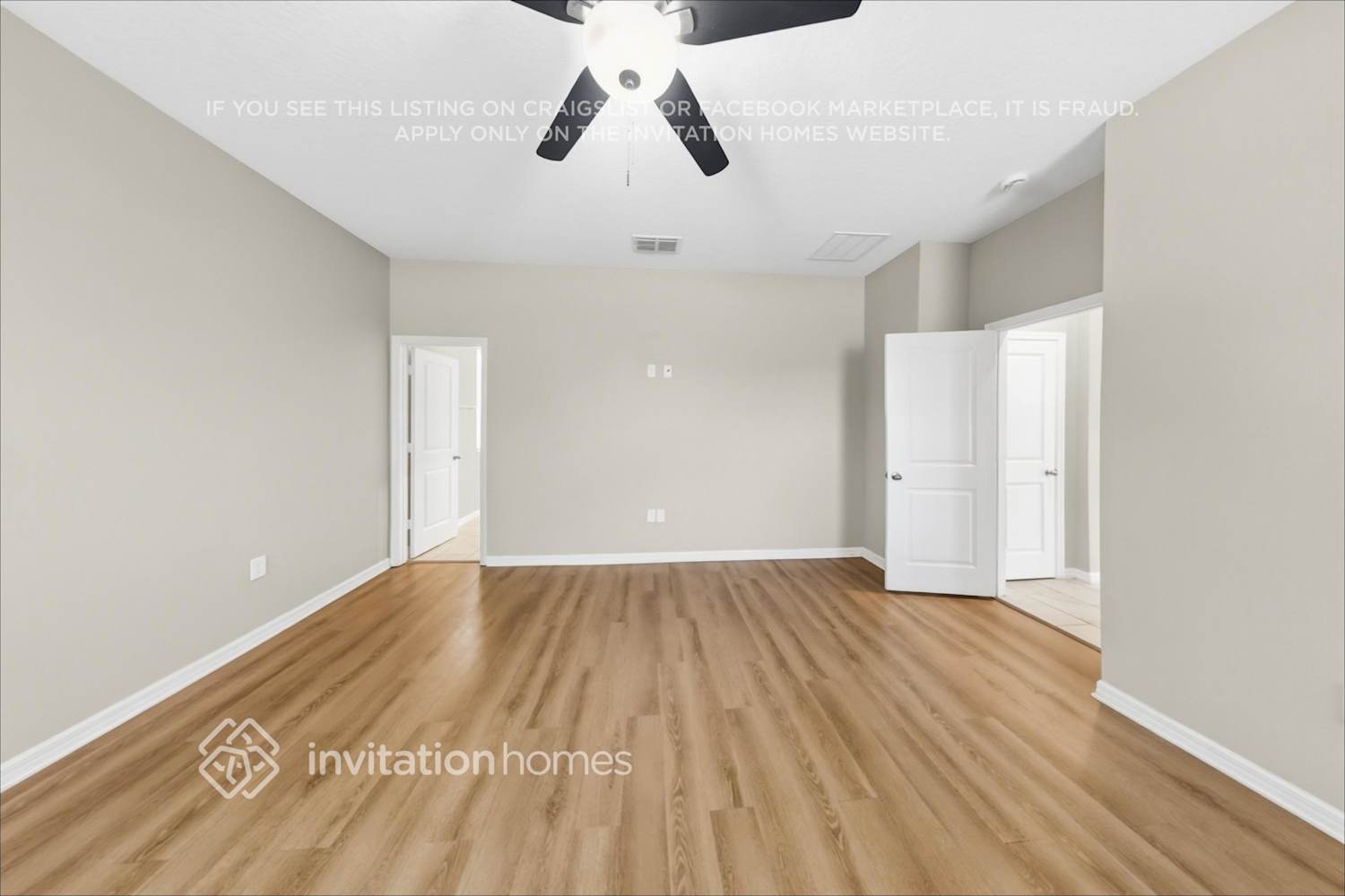 Building Photo - 14231 Seranoa Dr