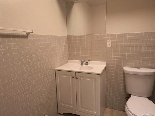 Building Photo - 22 Gidney Ave