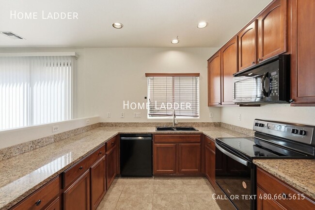 Building Photo - 1035 S Cheshire Ln