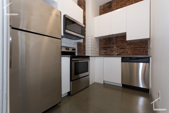 Primary Photo - 12 Saint Germain St