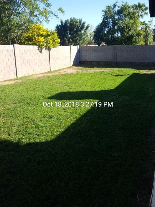 Building Photo - Nice 3 bedroom, 2 bath home in great Chand...
