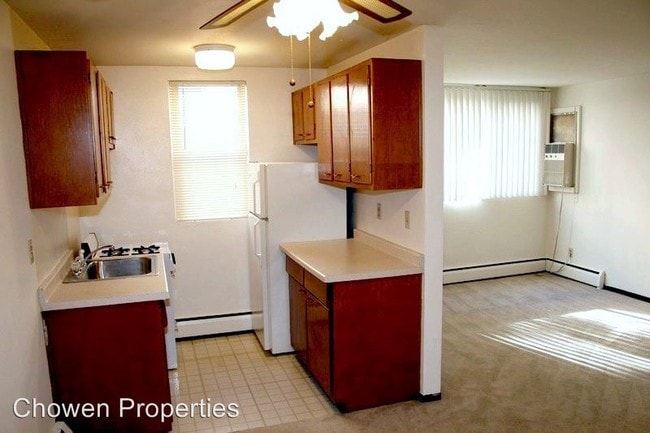 Building Photo - 4431 Chowen Ave S