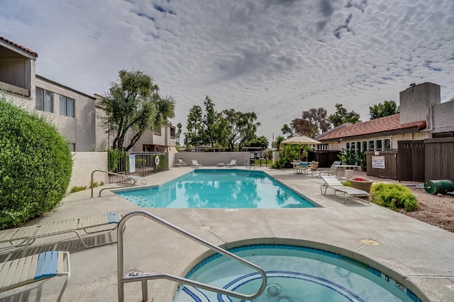 Building Photo - 2938 N 61st Pl