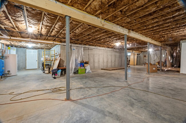Building Photo - 461 Chestnut Hill Rd