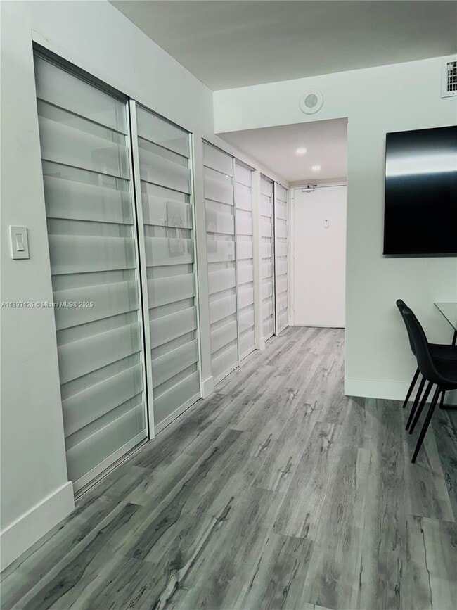 Building Photo - 345 Ocean Dr