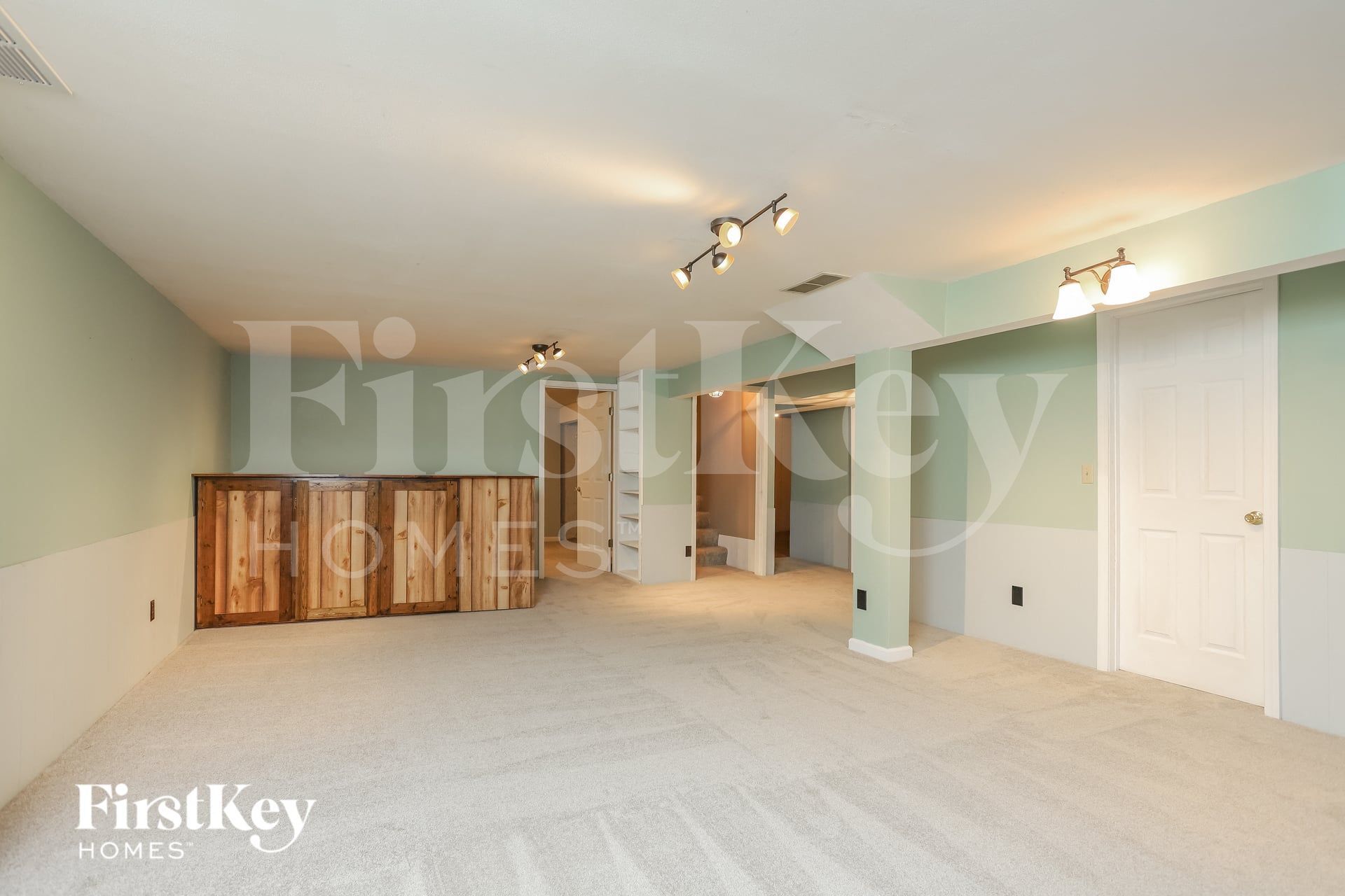 Building Photo - 307 W Sunny Hill Blvd