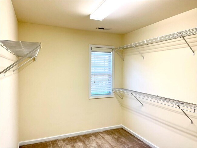 Building Photo - 981 Brownstone Ln SW