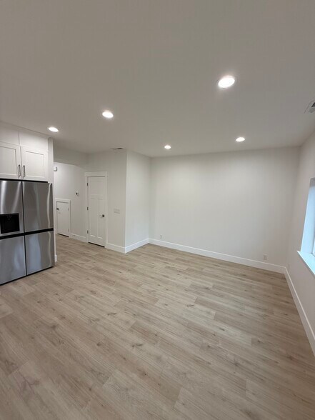 Building Photo - 3127 N Fruitland Ln