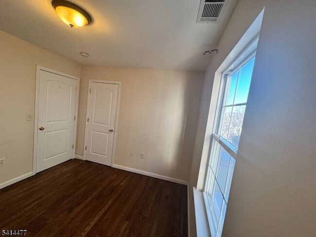 Building Photo - 83 Broadway