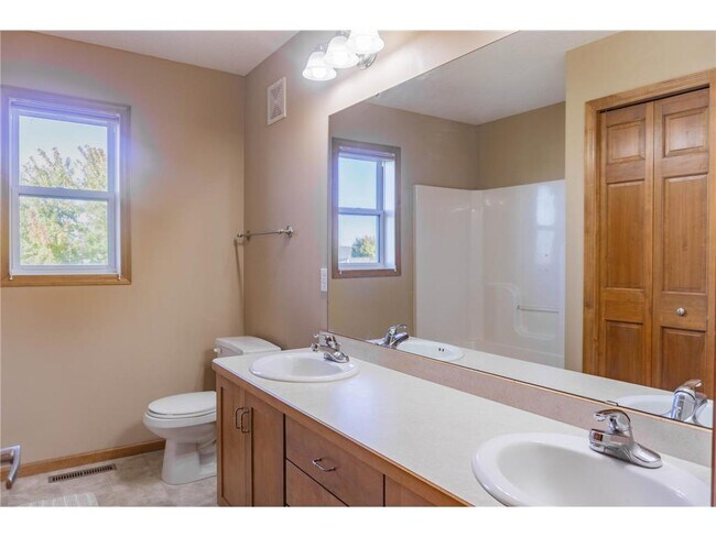 Building Photo - 1216 S Windmill Creek
