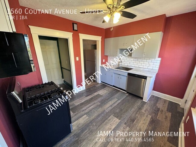 Building Photo - 3-bedroom Beautiful Upper Duplex Unit in L...