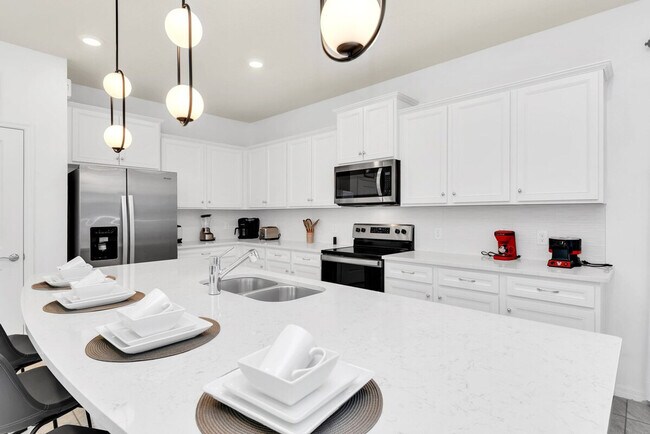 Building Photo - 3624 Lily Ln