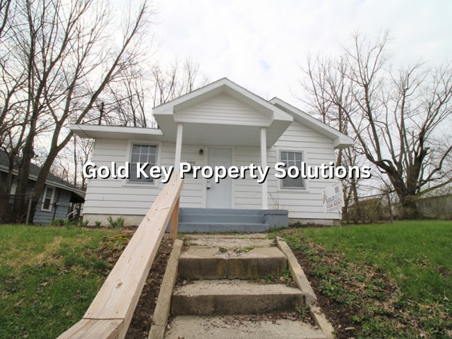 Building Photo - MUNCIE 3 BR 1 BA House with New Appliances and Garage (SECTION 8 APPROVED)