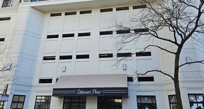 Building Photo - 33 W Delaware Pl