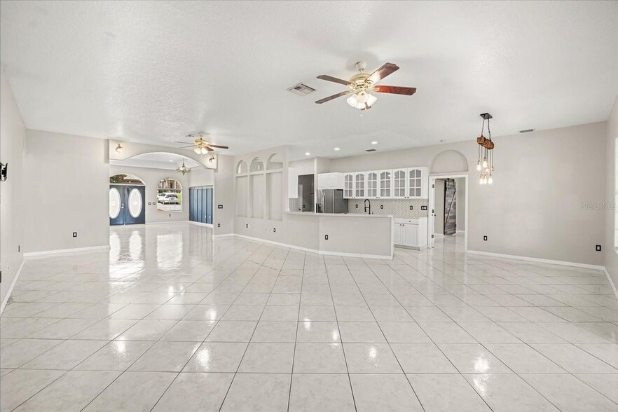 Building Photo - 13848 Vista Del Lago Blvd
