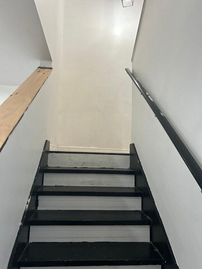 Building Photo - 3980 Crayrich Cir