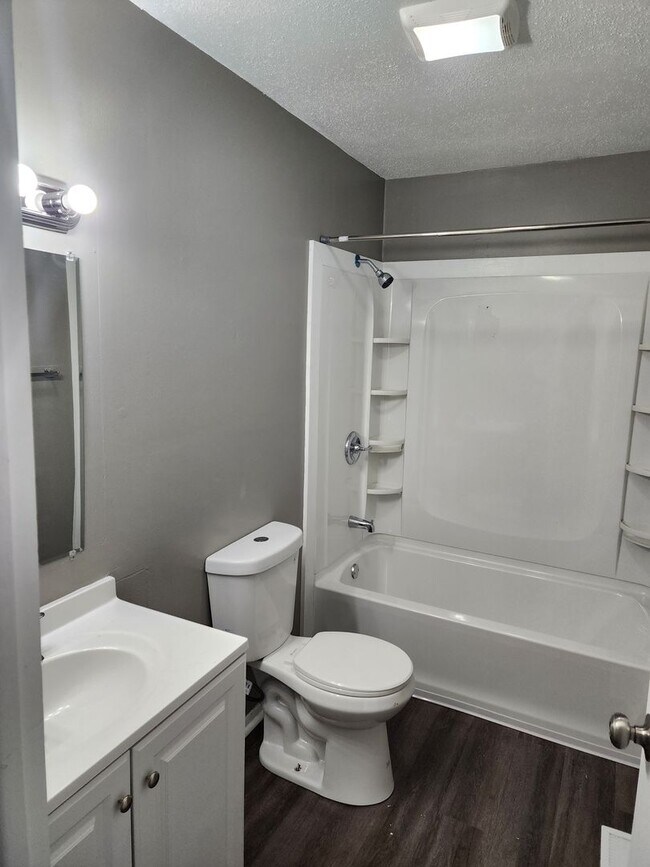 Building Photo - 1 bedroom