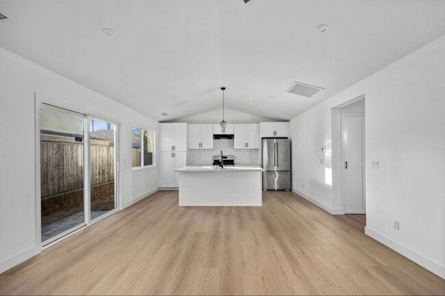Building Photo - 1 Bedroom 1 bath Brand New Cottage $3,950 ...