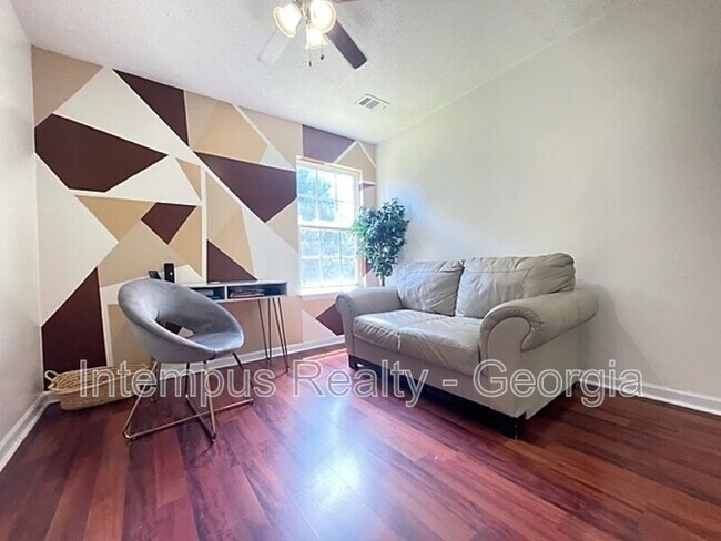 Building Photo - 238 Oak Grove Way