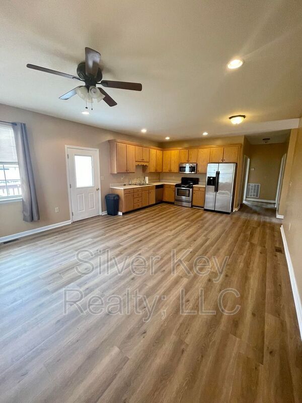 Building Photo - 155 Pulliam Dr