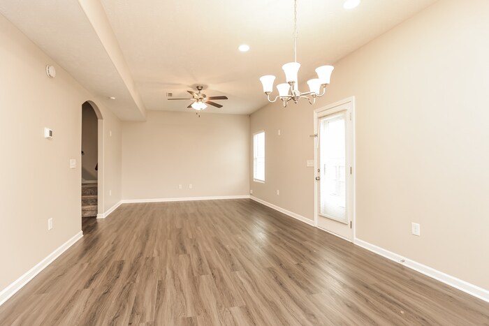 Building Photo - 1724 Sunray Dr