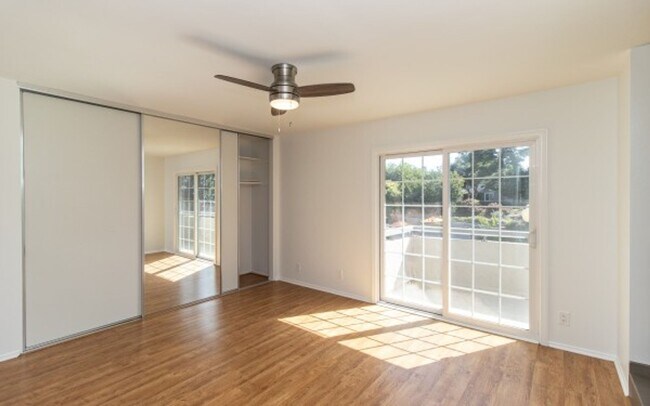 Building Photo - Beautiful 3+ bedroom Encinitas Townhouse!