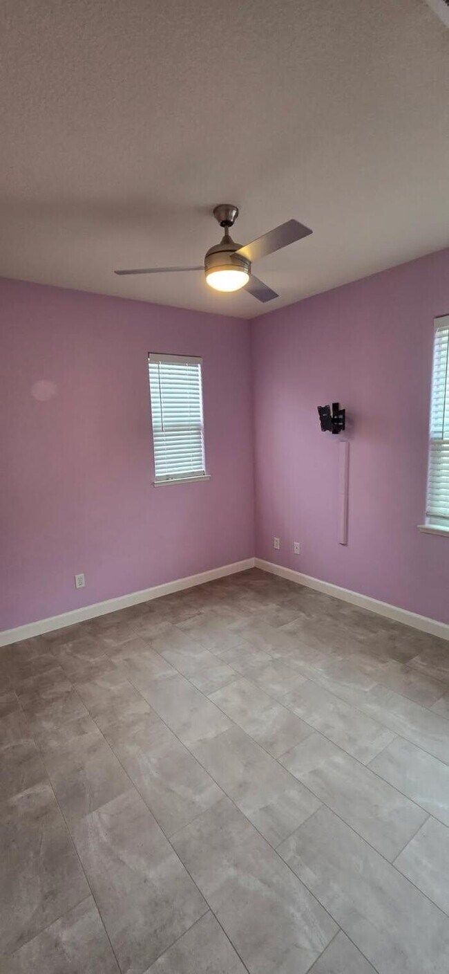 Building Photo - Welcome to this charming Lathrop home offering 4 bedrooms and 3 Baths 2 Car Garage!