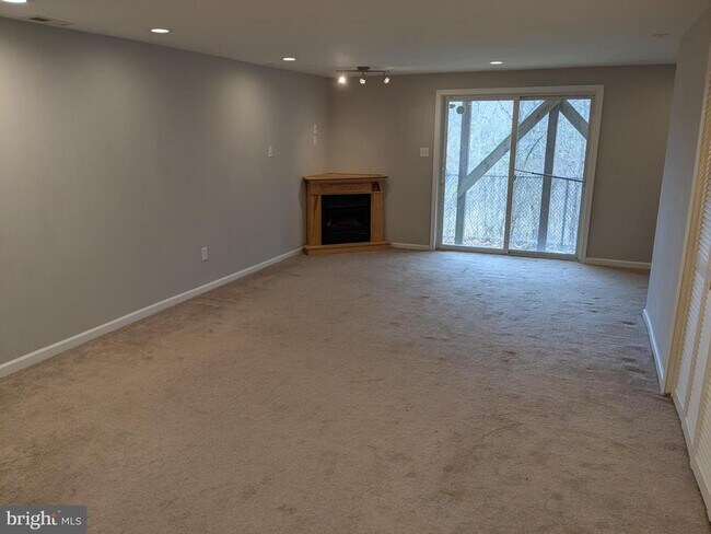 Building Photo - 25 Millstream Rd