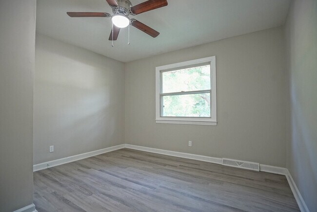 Building Photo - 246 Acorn Acres Rd