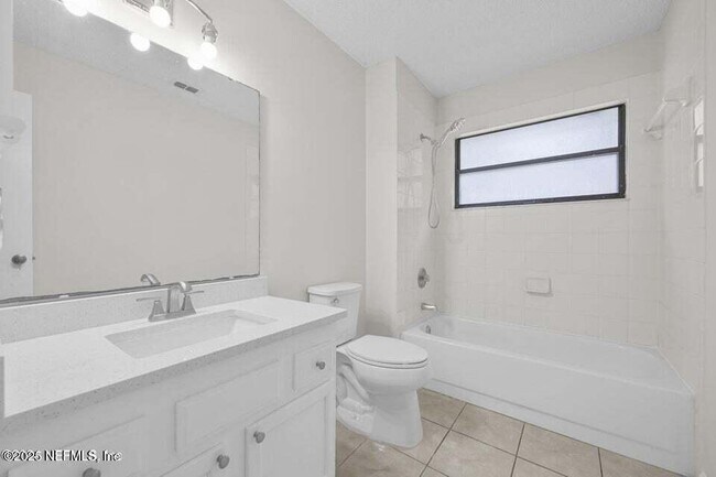 Building Photo - 8426 Santana Ct